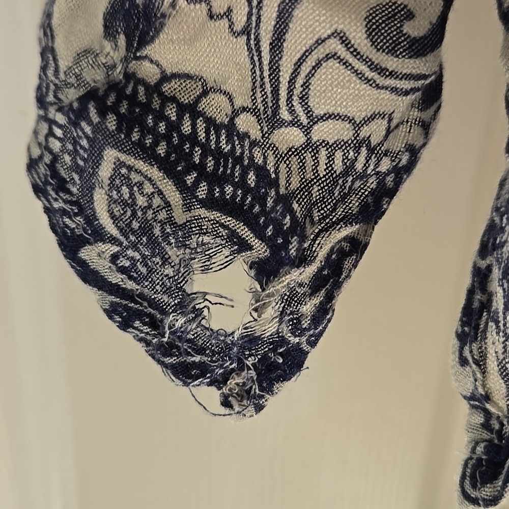 Lucky Brand Navy and Cream Scarf - Picture 11 of 13